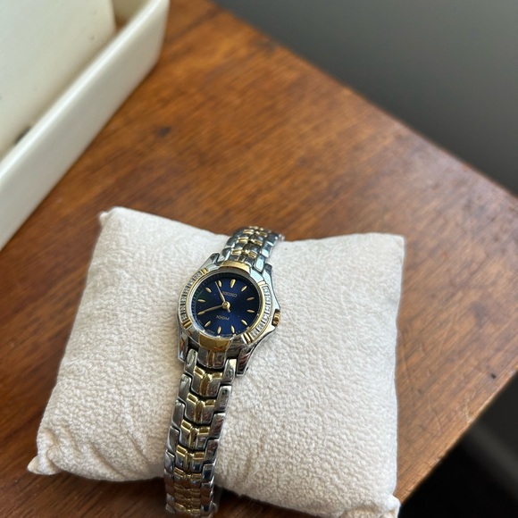 Seiko watch - Ladies with diamonds - Picture 5 of 6